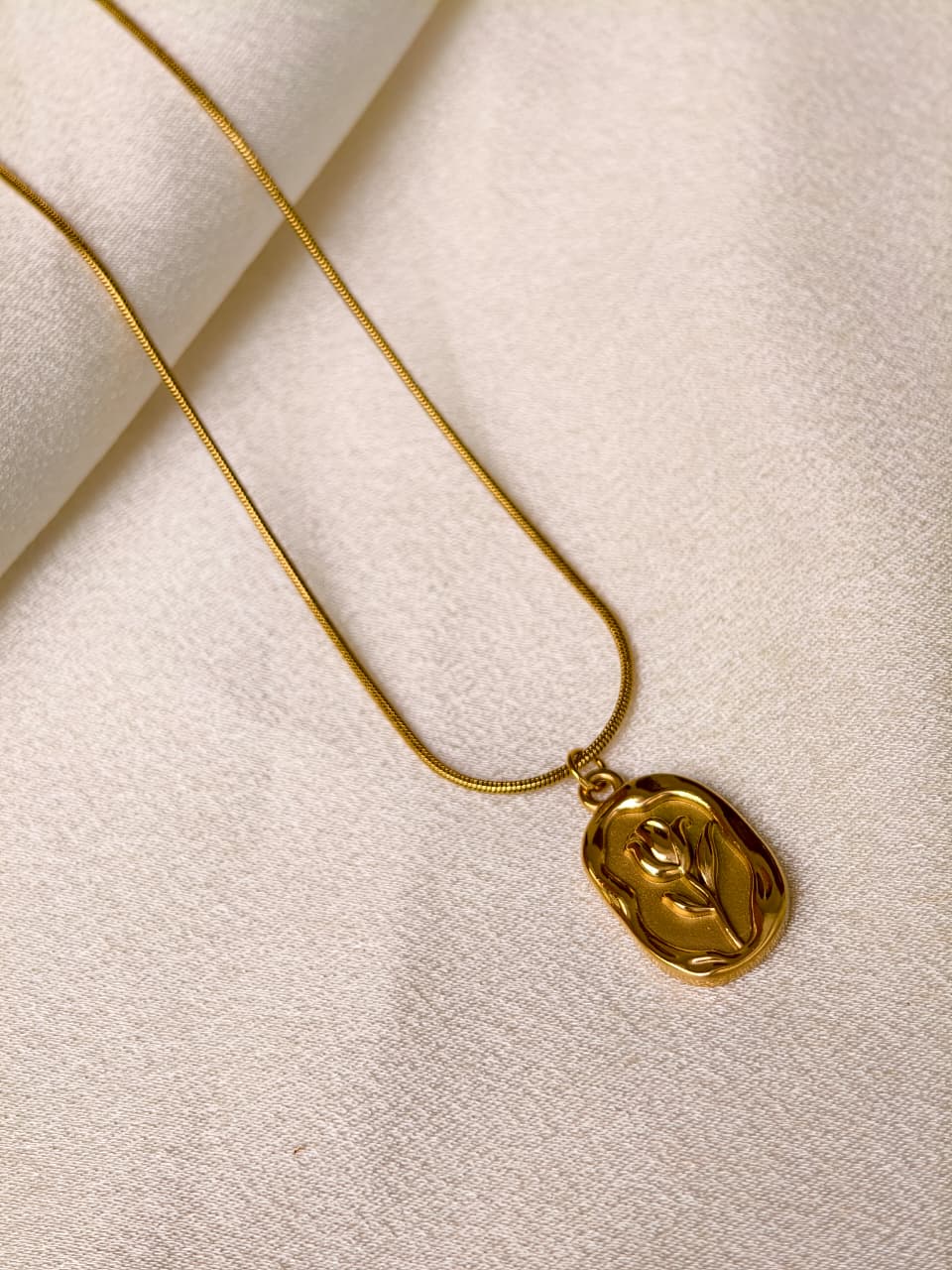 Roseglow charm necklace